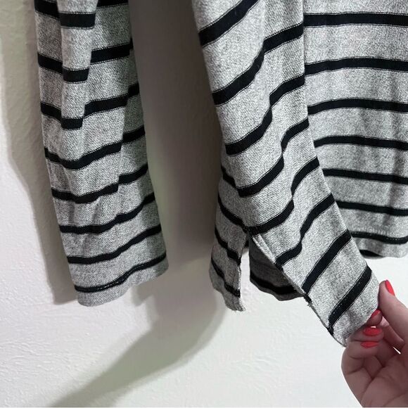 J. Crew black and gray deck stripe lightweight oversized knit top, size XXS - Picture 3 of 5